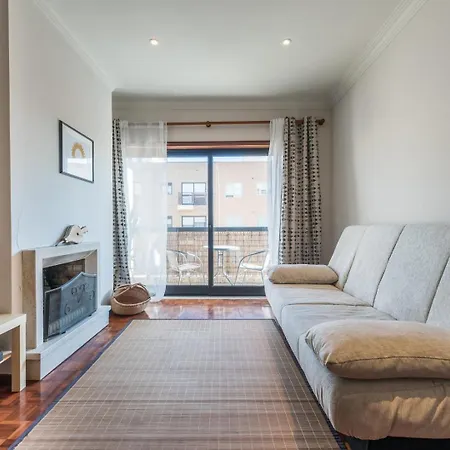 Guestready - Back To Tullins * Leça da Palmeira