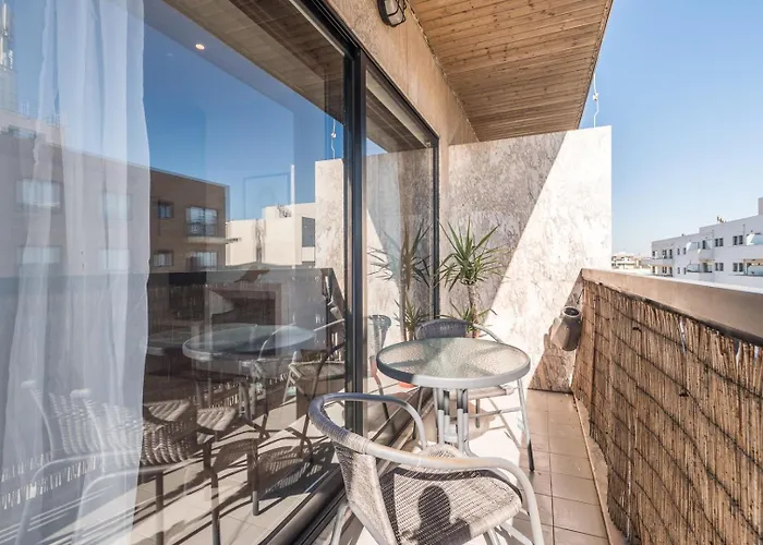 Guestready - Back To Tullins * Leça da Palmeira