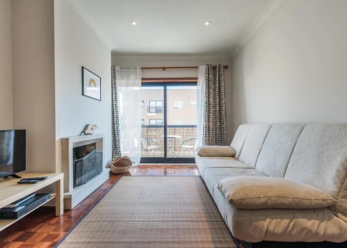 Guestready - Back To Tullins * Leça da Palmeira